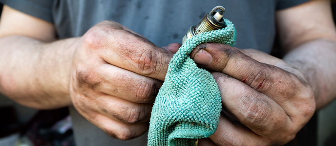 Choosing the Right Industrial Rag for the Job